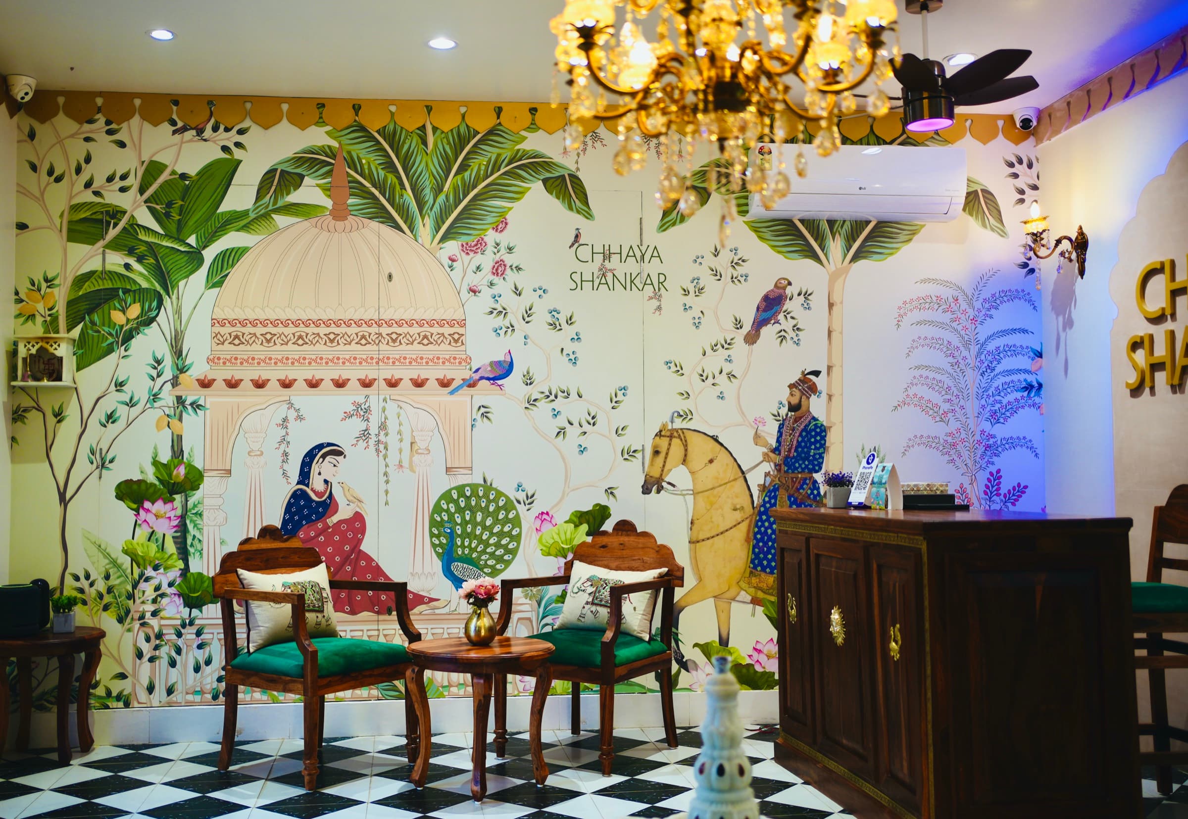 Salon & makeup studio by Chhaya Shankar Makeovers, Jaipur
